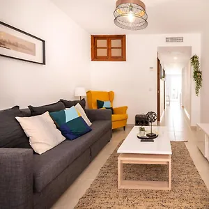 Lovely Cozy 2-bedroom Residential With Patio Holiday home